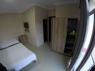Отель Hotel Estonia Two Кобулети Трехместный номер с ванной комнатой-3